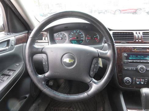 Used 2013 Chevrolet Impala LTZ image 13