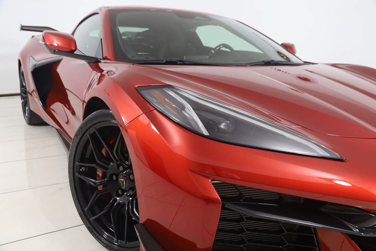 Used 2025 Chevrolet Corvette Z06 w/ Z07 Performance Package RWD image 27