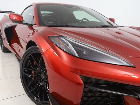 Used 2025 Chevrolet Corvette Z06 w/ Z07 Performance Package RWD image 27