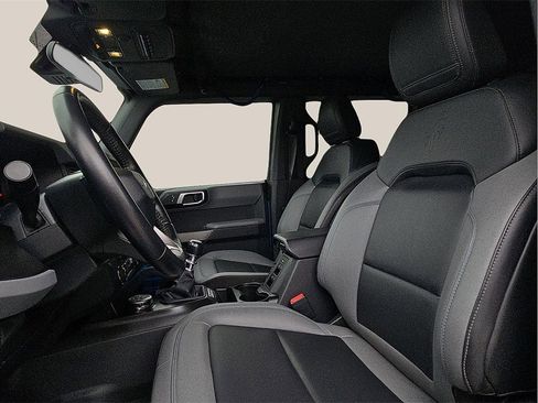 Used 2022 Ford Bronco Black Diamond image 12