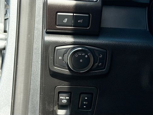 Used 2021 Ford Expedition Max Limited image 11