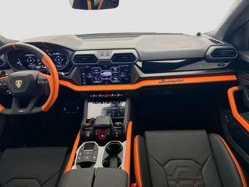 Used 2025 Lamborghini Urus SE image 25