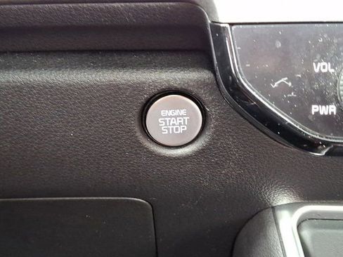 Used 2025 Kia Carnival SX w/ SX Dark Edition Package FWD image 29
