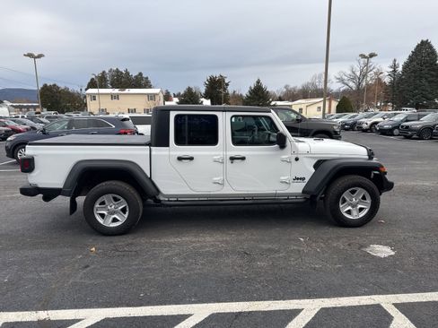 Used 2020 Jeep Gladiator Sport w/ Quick Order Package 24S image 8