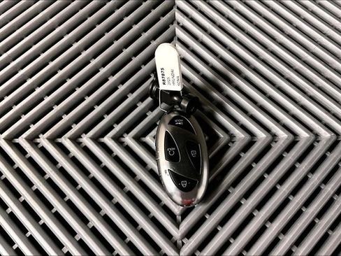 Used 2025 Hyundai Kona Limited FWD image 11