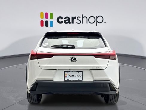 Used 2022 Lexus UX 200 image 4