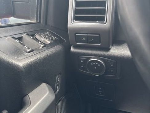 Used 2017 Ford F150 XLT w/ Equipment Group 302A Luxury AWD/4WD image 15