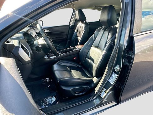 Used 2018 MAZDA MAZDA3 Touring FWD image 20