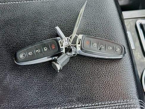 Used 2016 Ford Expedition Limited w/ Equipment Group 301A AWD/4WD image 36