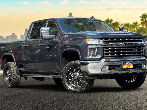 Used 2020 Chevrolet Silverado 2500 LTZ w/ LTZ Plus Package RWD image 2