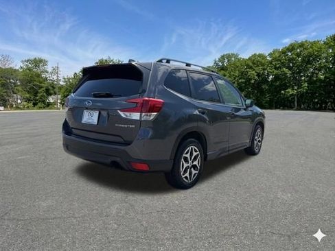 Used 2023 Subaru Forester Premium AWD/4WD image 9