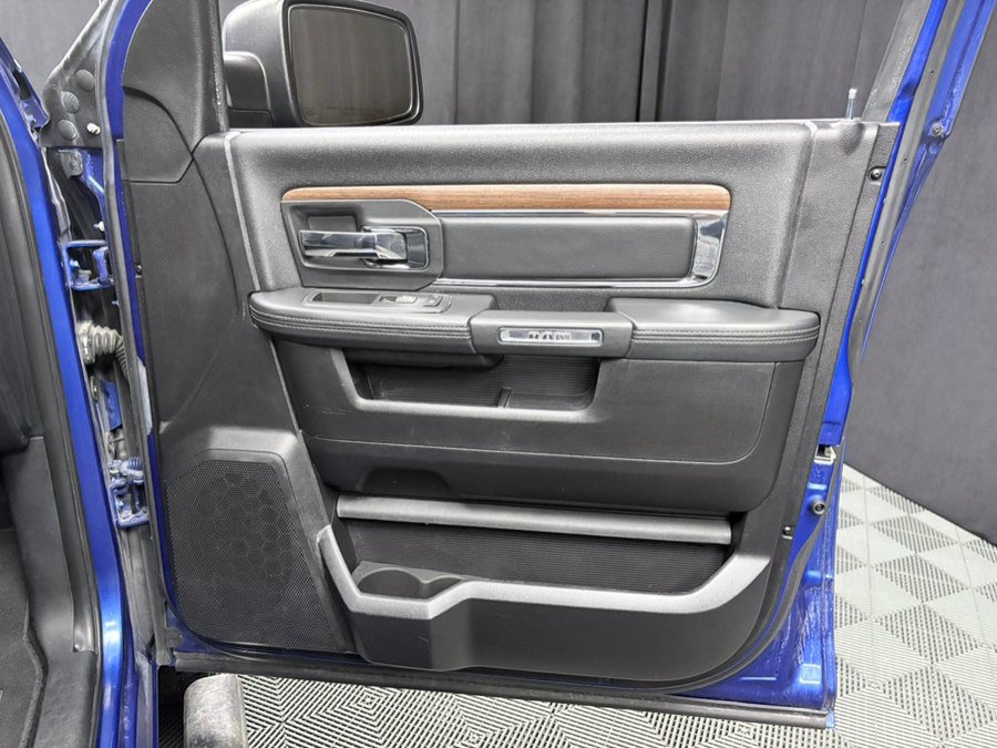 Used 2015 RAM 1500 Laramie w/ Convenience Group AWD/4WD image 23
