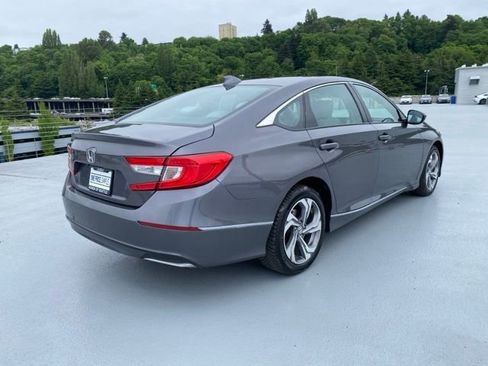 Used 2018 Honda Accord EX image 8