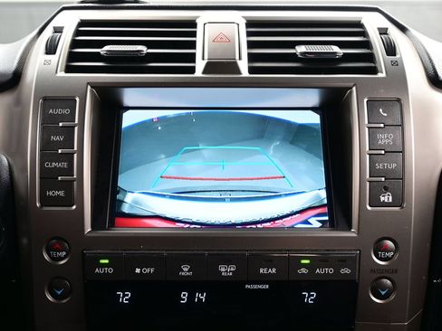 Used 2021 Lexus GX 460 Premium w/ Accessory Package AWD/4WD image 18