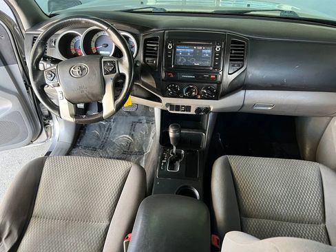 Used 2015 Toyota Tacoma PreRunner w/ Convenience Package RWD image 12