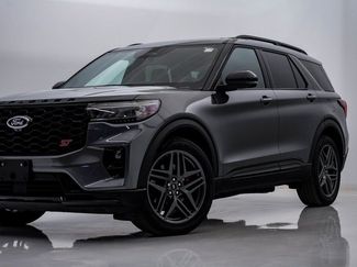 Used 2025 Ford Explorer ST video 2