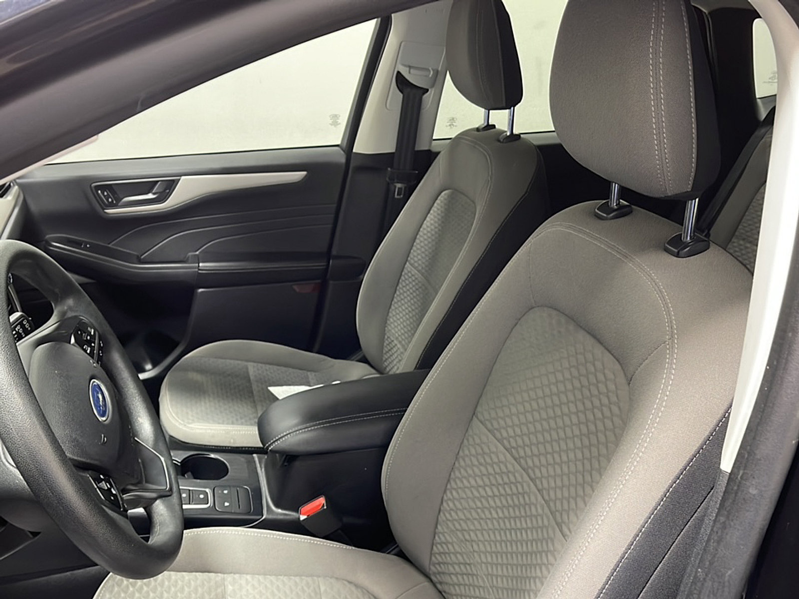 Used 2022 Ford Escape SE AWD/4WD image 2