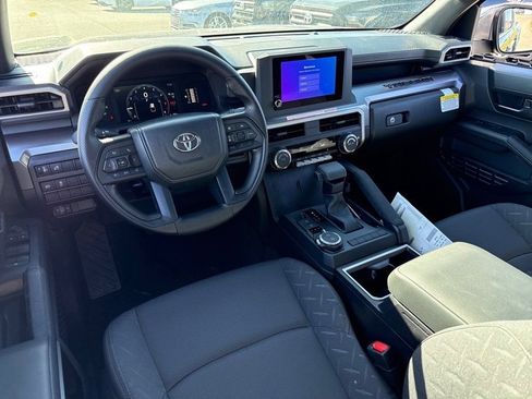 Used 2025 Toyota Tacoma SR5 AWD/4WD image 7