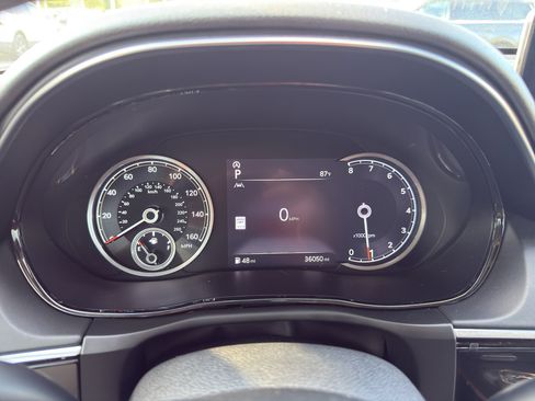 Used 2025 Genesis GV70 2.5T AWD/4WD image 15