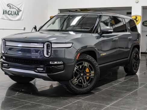 Used 2023 Rivian R1S Adventure image 8