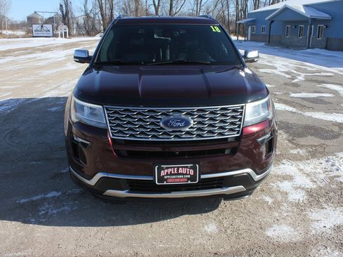 Used 2018 Ford Explorer Platinum image 3