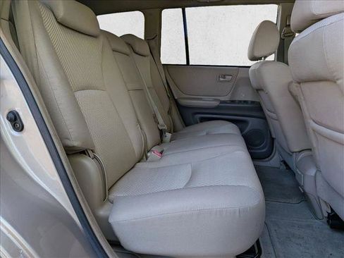 Used 2004 Toyota Highlander 4WD V6 image 17