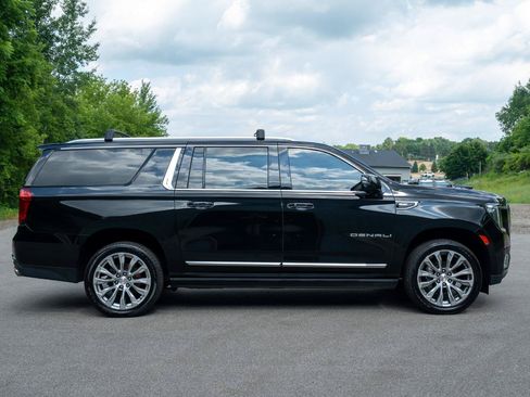 Used 2021 GMC Yukon XL Denali AWD/4WD image 2
