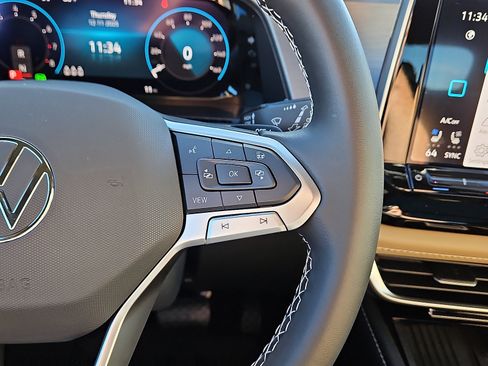 New 2026 Volkswagen Atlas Cross Sport SE image 18