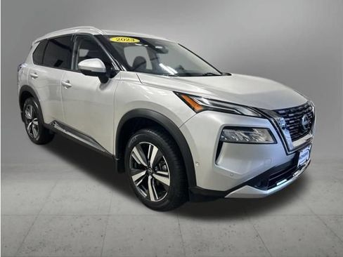 Used 2023 Nissan Rogue Platinum w/ Platinum Premium Package AWD/4WD image 3
