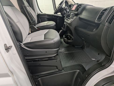 Used 2025 RAM ProMaster 2500 w/ Convenience Group FWD image 31