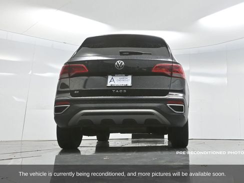 Used 2023 Volkswagen Taos SE w/ Panoramic Sunroof Package image 63
