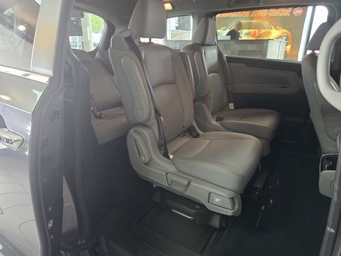 Used 2018 Honda Odyssey EX-L image 16