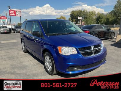 Used 2020 Dodge Grand Caravan SE w/ UConnect Hands-Free Group