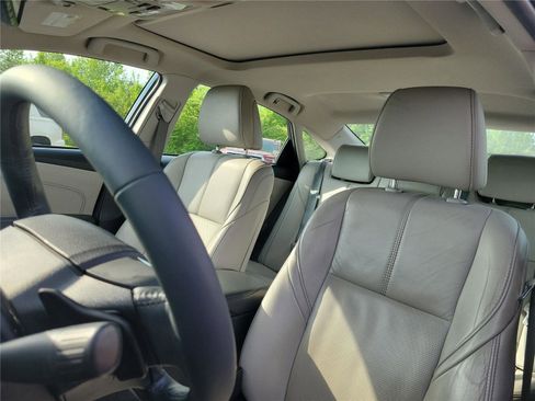 Used 2016 Toyota Avalon Limited w/ Toyota Safety Sense Package image 17