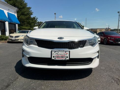 Used 2017 Kia Optima LX FWD image 2