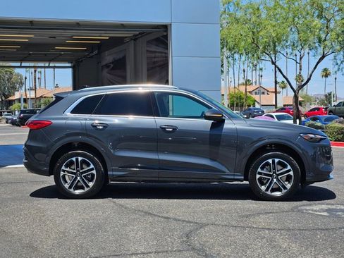 Used 2025 Audi Q5 Premium w/ Convenience Package AWD/4WD image 4