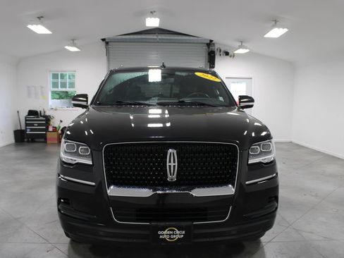 Used 2022 Lincoln Navigator Reserve AWD/4WD image 3
