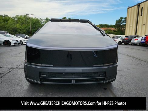 Used 2024 Tesla Cybertruck AWD Crew Cab image 2