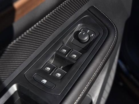 New 2026 Volkswagen Atlas SE image 8