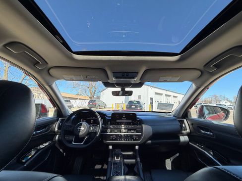 Used 2023 Nissan Pathfinder Platinum w/ Cargo Package AWD/4WD image 27