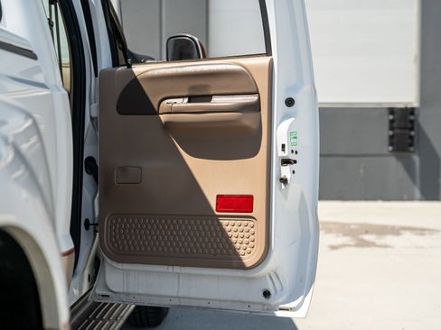 Used 1999 Ford F350 4x4 Crew Cab DRW Super Duty image 31