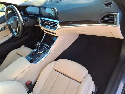 Used 2022 BMW 330i xDrive Sedan w/ Premium Package image 18