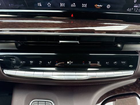 Used 2023 Cadillac Escalade ESV Sport Platinum w/ LPO, ONYX Package image 23