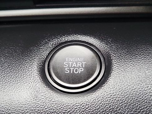 Certified 2025 Hyundai Elantra Sport image 14