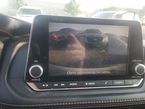 Used 2023 Nissan Rogue S AWD/4WD image 16