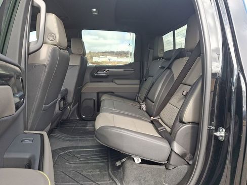 Used 2024 Chevrolet Silverado 1500 ZR2 image 10