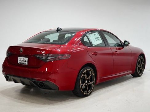 New 2025 Alfa Romeo Giulia Intensa AWD w/ Driving Assist Package image 7