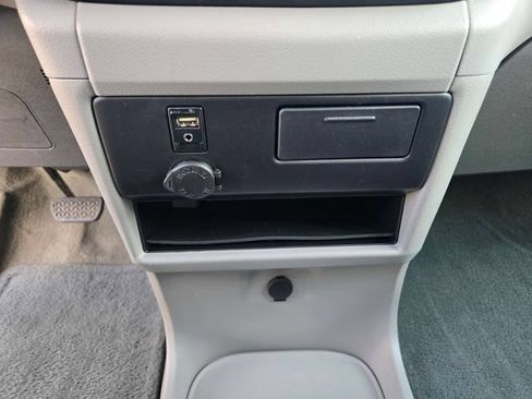 Certified 2017 Toyota Sienna LE FWD image 18