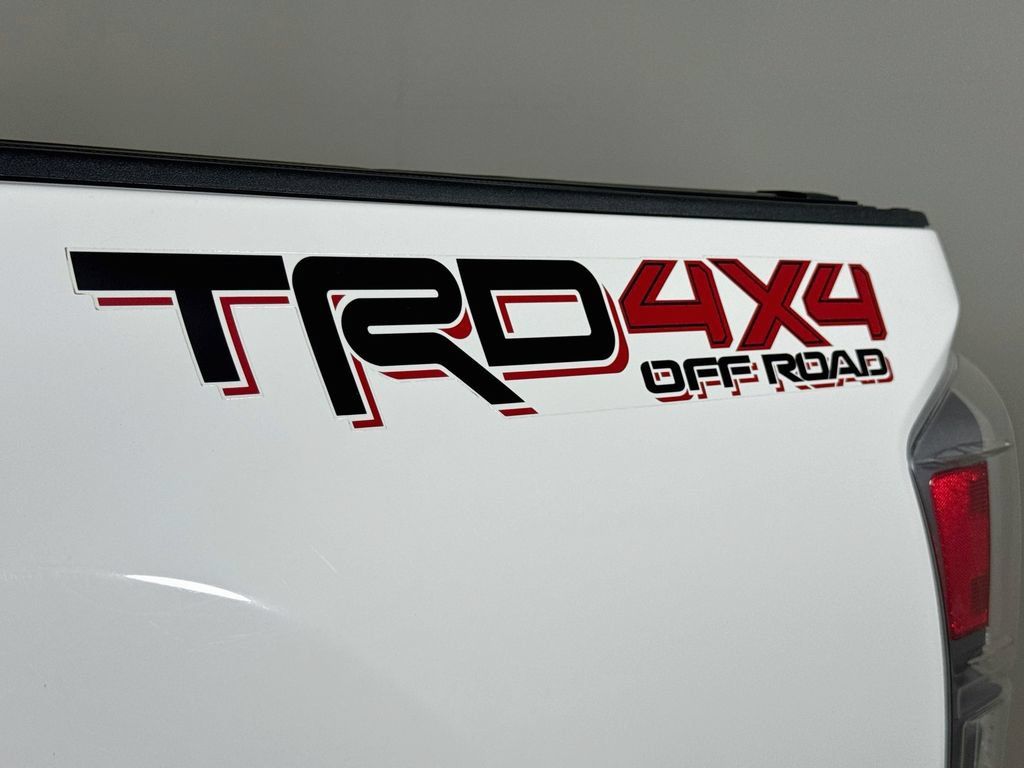 Certified 2021 Toyota Tacoma TRD Off-Road w/ Technology Package AWD/4WD image 27