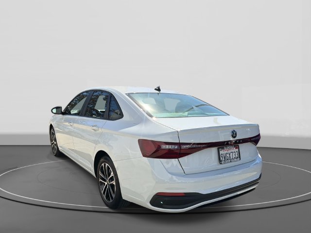Certified 2025 Volkswagen Jetta Sport FWD image 3